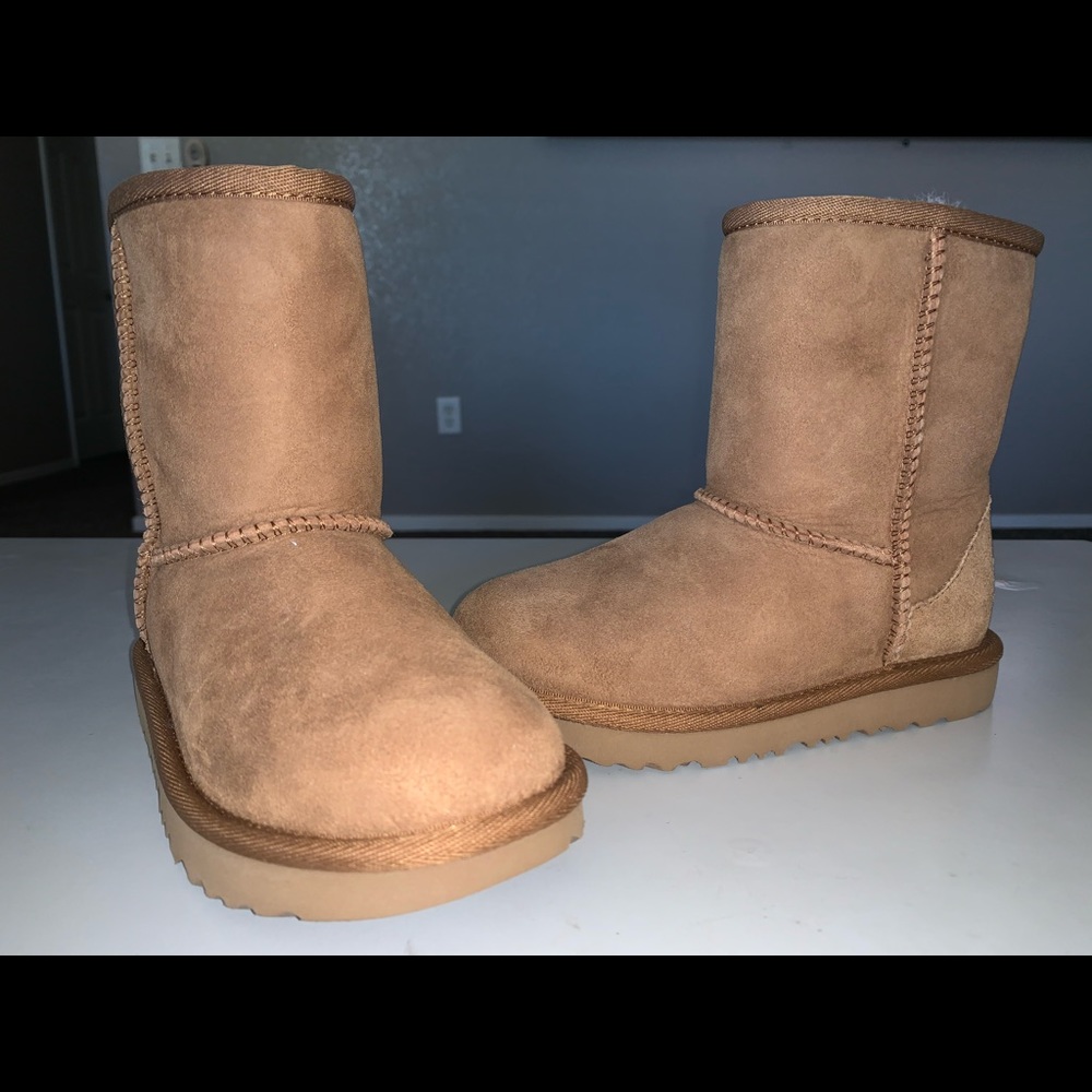 Girl’s Ugg’s size 12